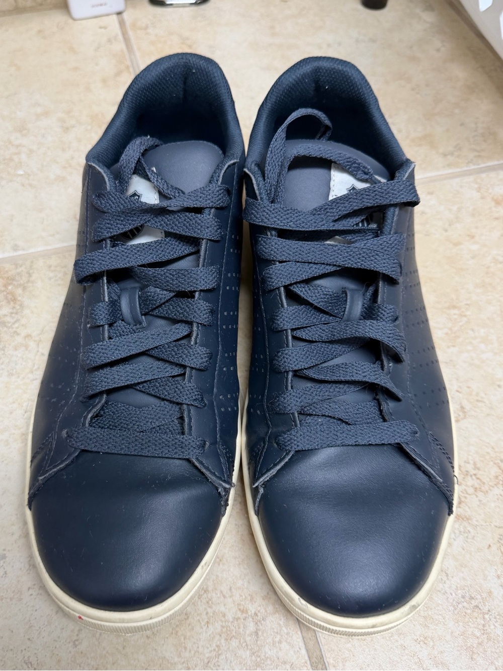 K-Swiss Navy Low-Top Lace-Up Sneakers